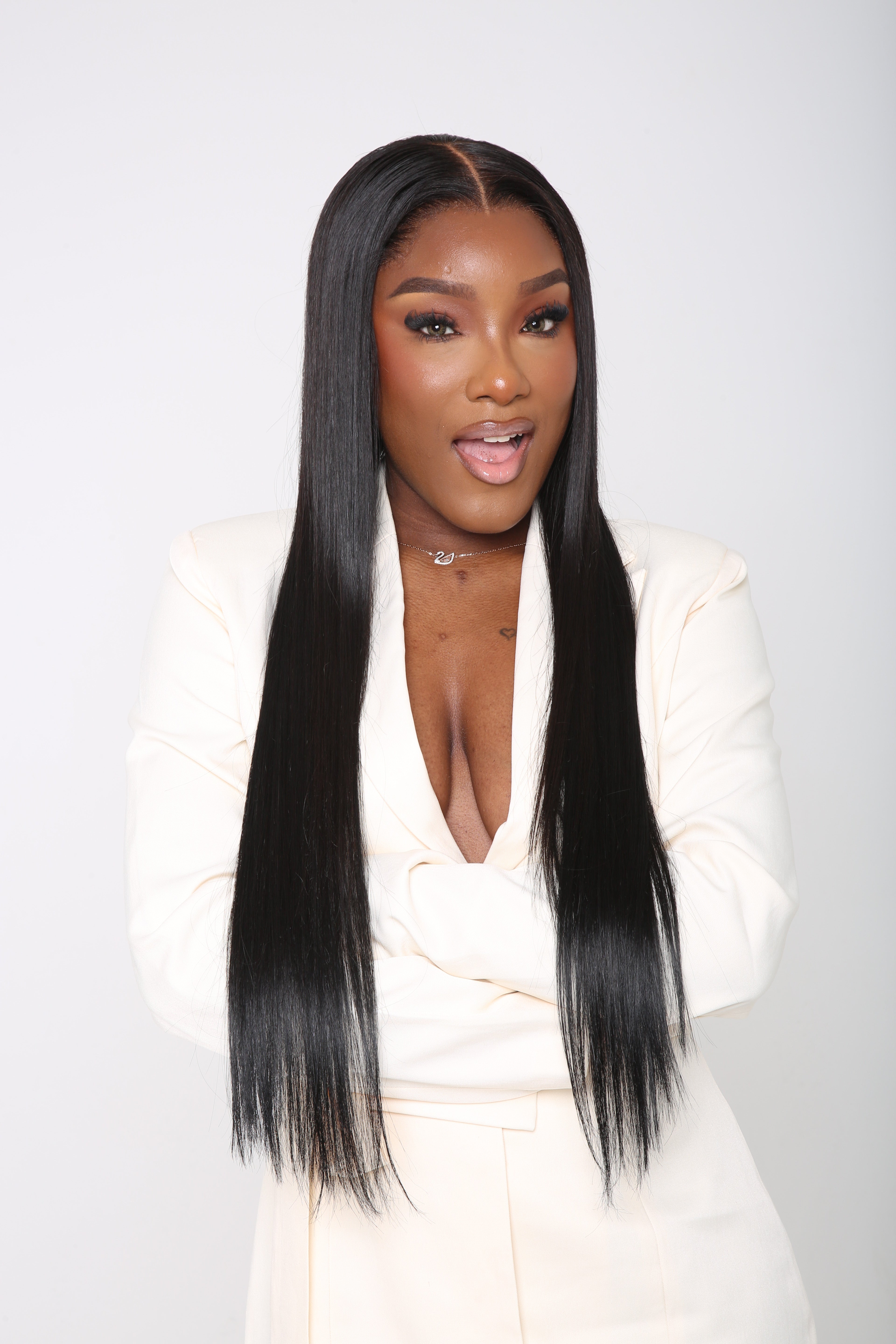 Wholesale Packages: Start Your Own Hair Business                                                             (6x Silk Straight Mink Virgin Cambodian Bundles)